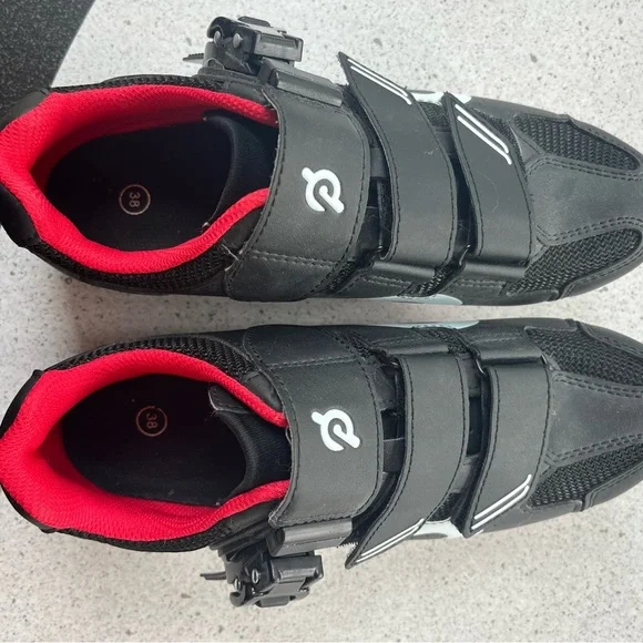 Peloton Black and White Cycling Shoes - Picture 4 of 4